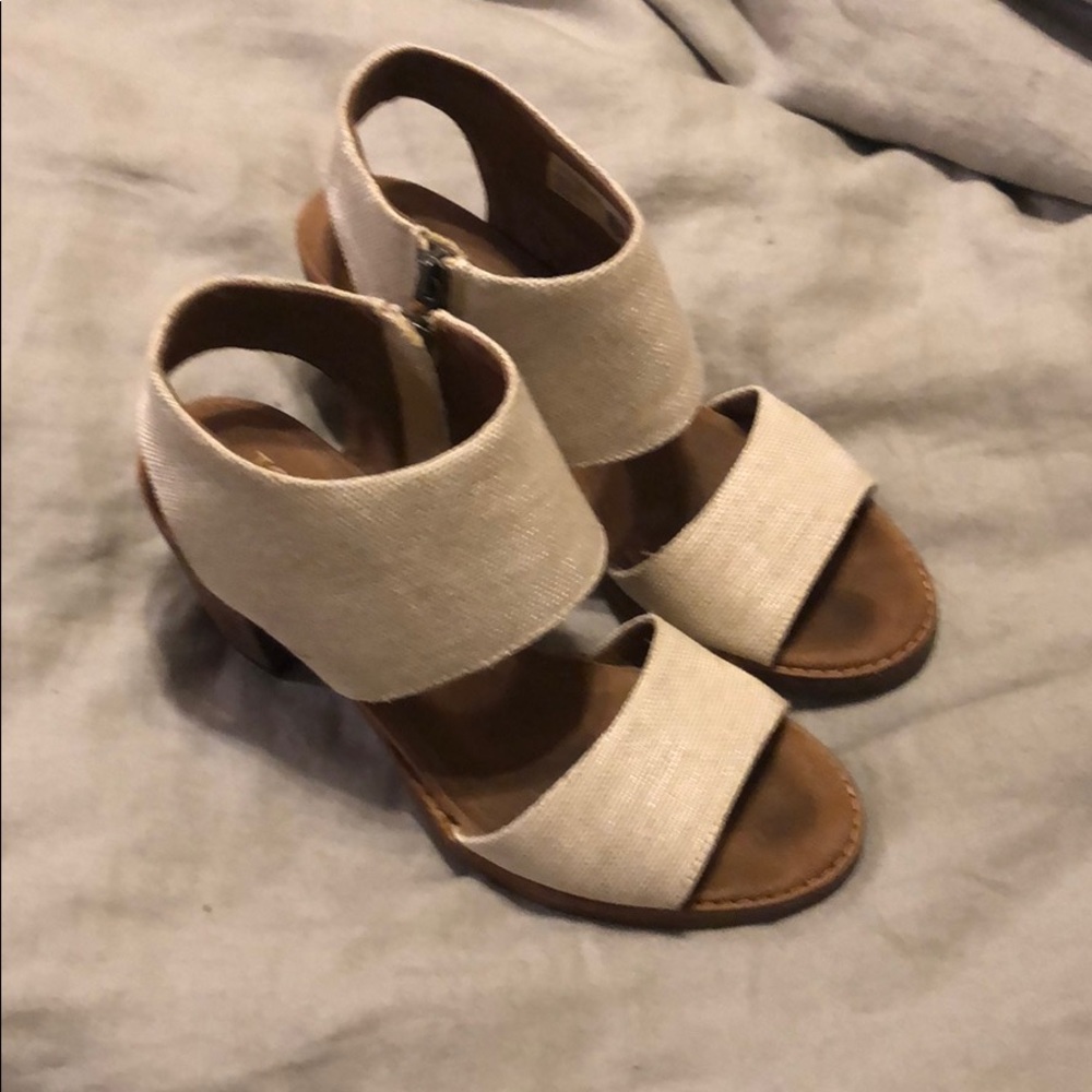 Toms size 8 sandals 3” heel